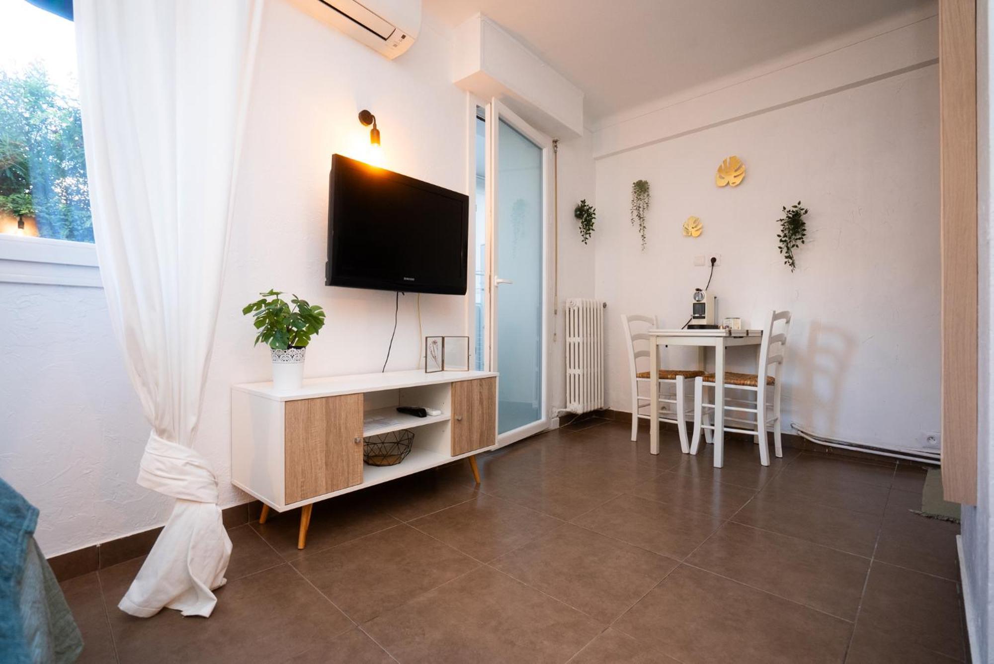 Location Studio Avec Loggia Apartamento Antibes Exterior foto